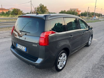 Peugeot 5008 2.0 HDi 150CV Allure (5)