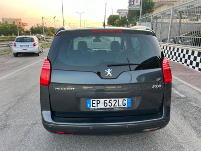 Peugeot 5008 2.0 HDi 150CV Allure (6)