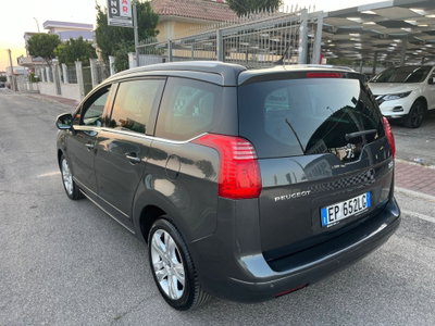 Peugeot 5008 2.0 HDi 150CV Allure (7)