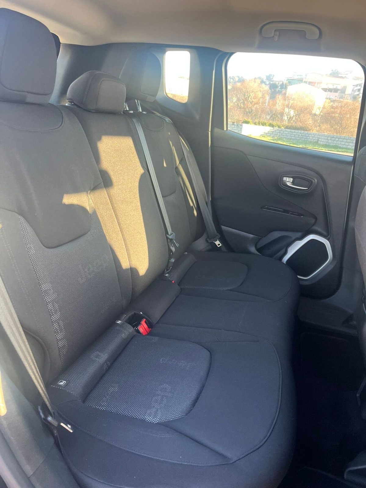 Jeep Renegade 1.6 Mjt DDCT 120 CV Limited (15)