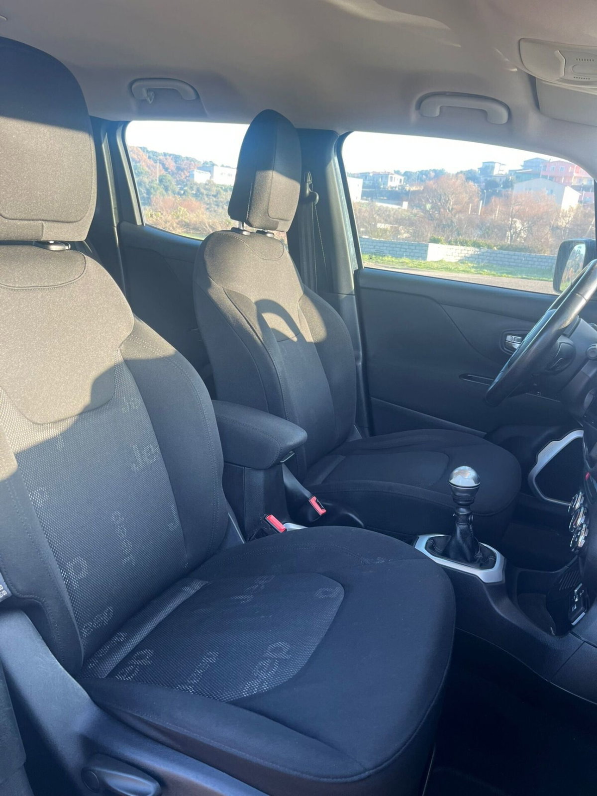 Jeep Renegade 1.6 Mjt DDCT 120 CV Limited (20)