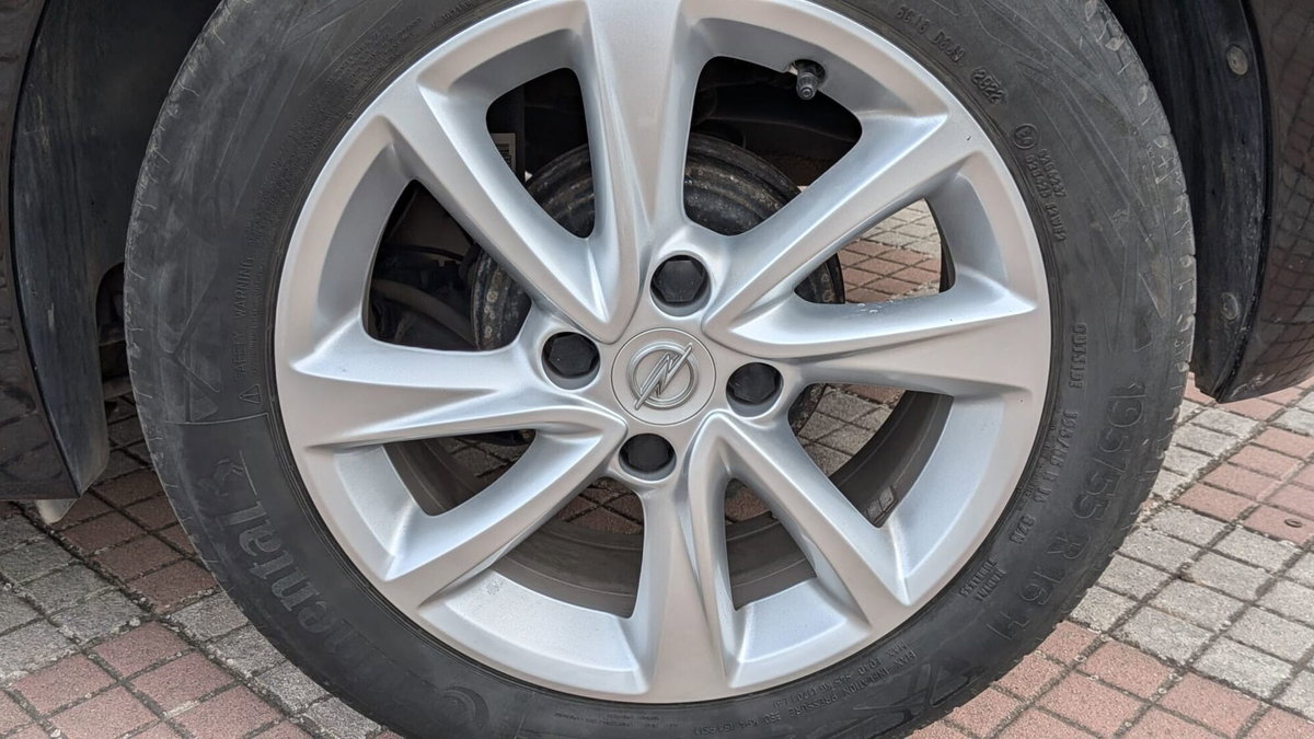 Opel Corsa 1.2 Edition (10)