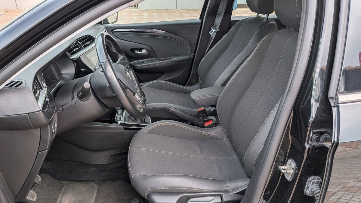 Opel Corsa 1.2 Edition (20)
