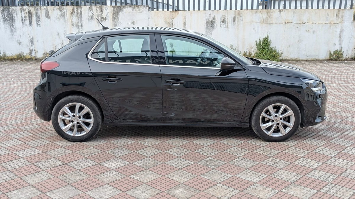 Opel Corsa 1.2 Edition (4)