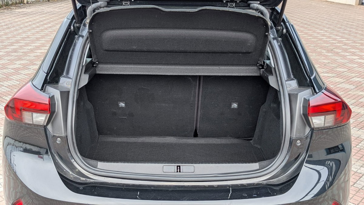 Opel Corsa 1.2 Edition (9)