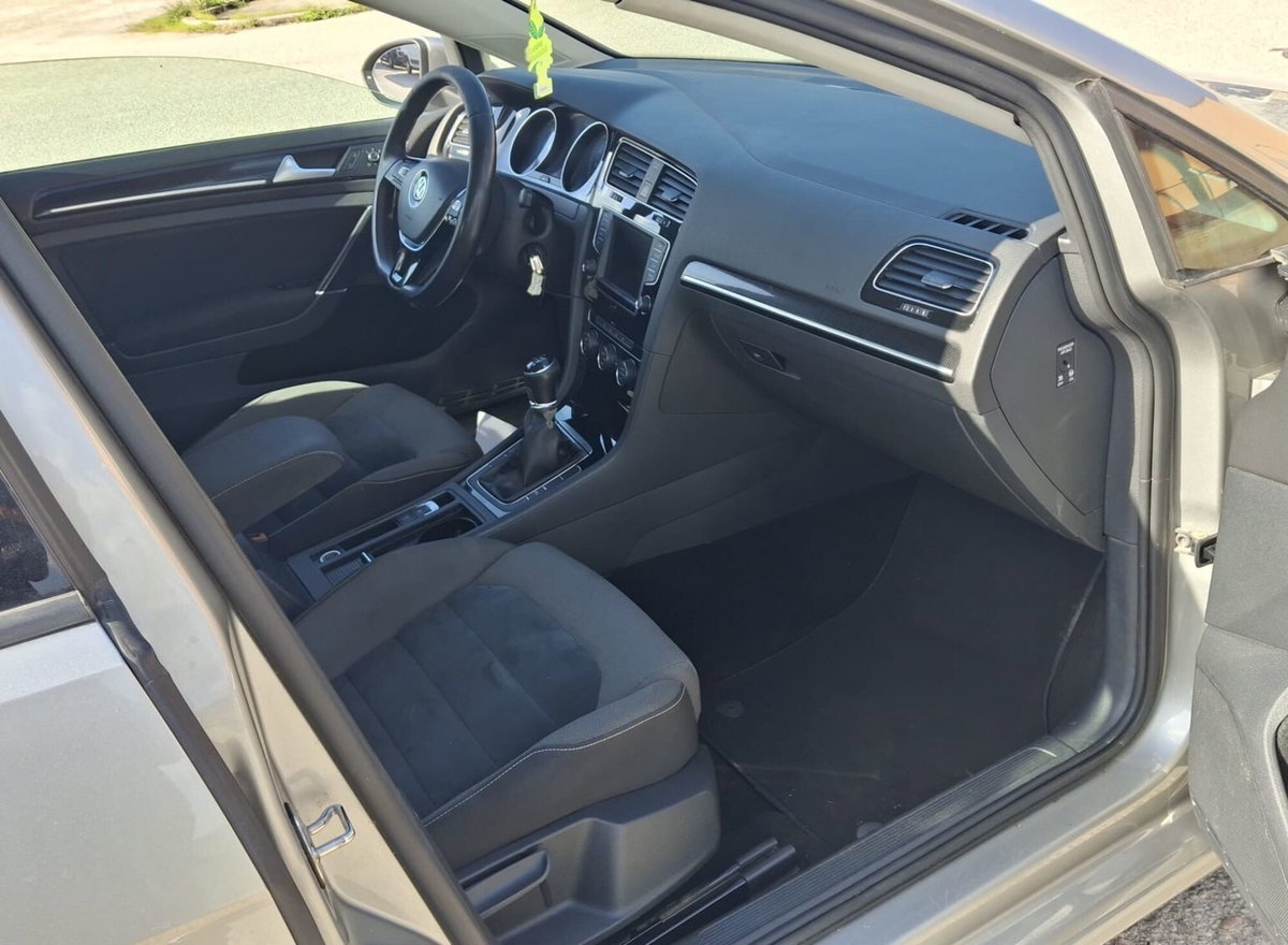 Volkswagen Golf 2.0 TDI 5p. Highline BlueMotion Technology (10)