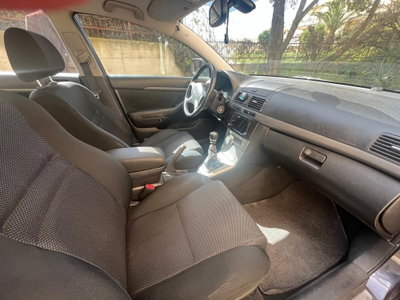 Toyota Avensis Station Wagon 2.2 D-4D 16V Station Wagon (14)