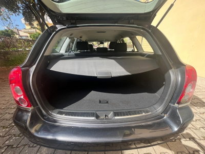 Toyota Avensis Station Wagon 2.2 D-4D 16V Station Wagon (16)