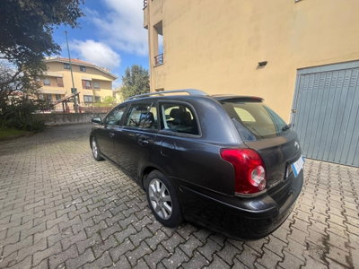 Toyota Avensis Station Wagon 2.2 D-4D 16V Station Wagon (4)