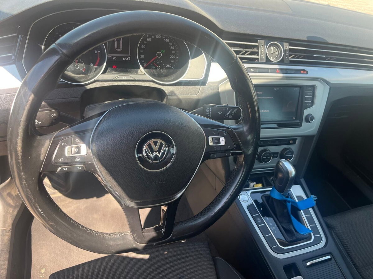 Volkswagen Passat Variant 2.0 TDI DSG Comfortline BlueMotion Technology (9)