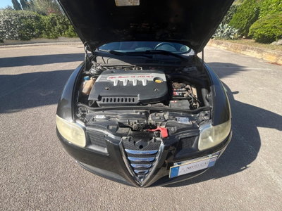 Alfa Romeo GT 1.9 MJT 16V Distinctive (14)