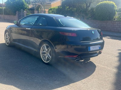 Alfa Romeo GT 1.9 MJT 16V Distinctive (4)