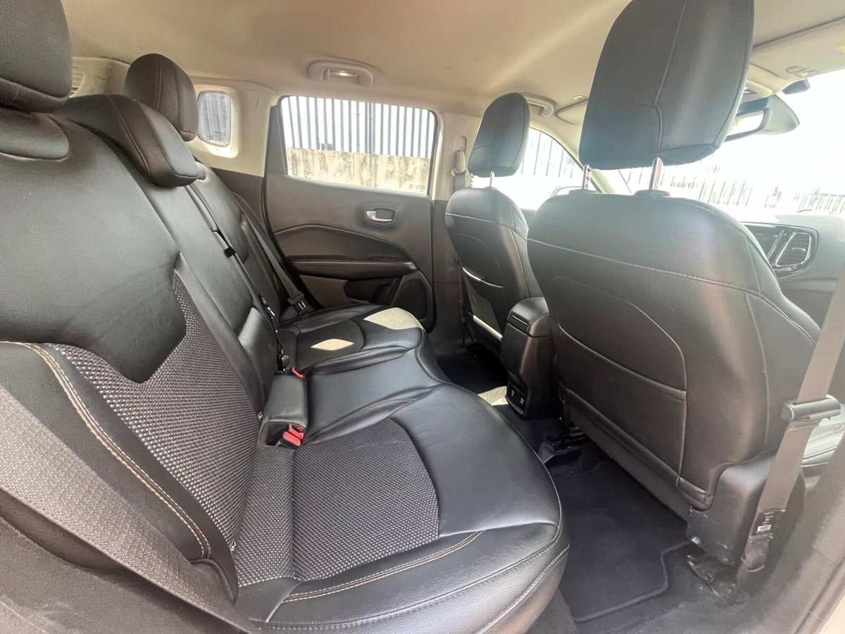 Jeep Compass 1.6 Multijet II 2WD Limited (14)