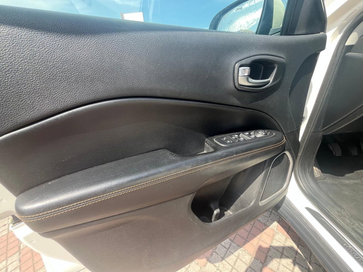 Jeep Compass 1.6 Multijet II 2WD Limited (16)