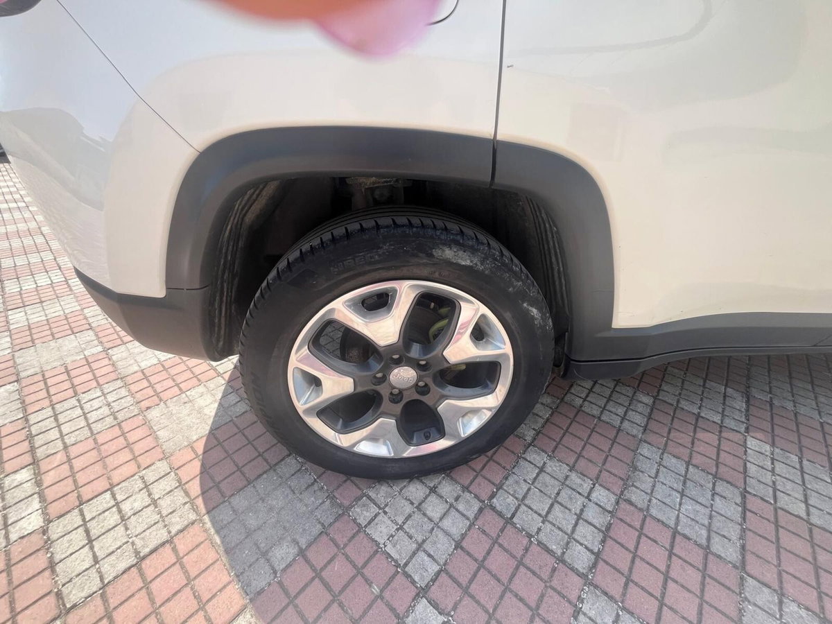 Jeep Compass 1.6 Multijet II 2WD Limited (9)