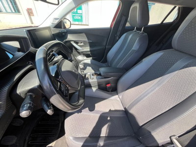 Peugeot 2008 PureTech 130 S&S Allure (11)