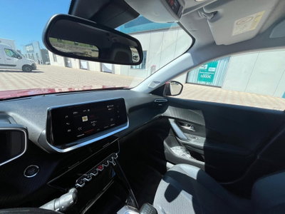 Peugeot 2008 PureTech 130 S&S Allure (12)