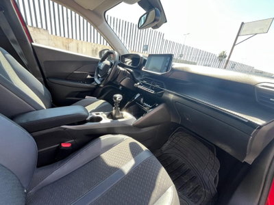 Peugeot 2008 PureTech 130 S&S Allure (14)