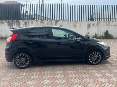 Ford Fiesta 1.5 TDCi 75CV 5 porte ST-Line (7)