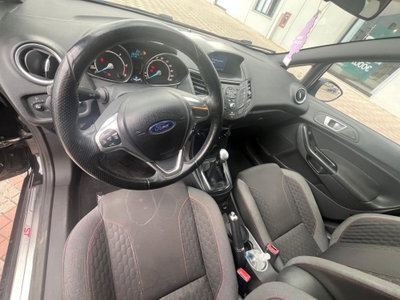 Ford Fiesta 1.5 TDCi 75CV 5 porte ST-Line (9)