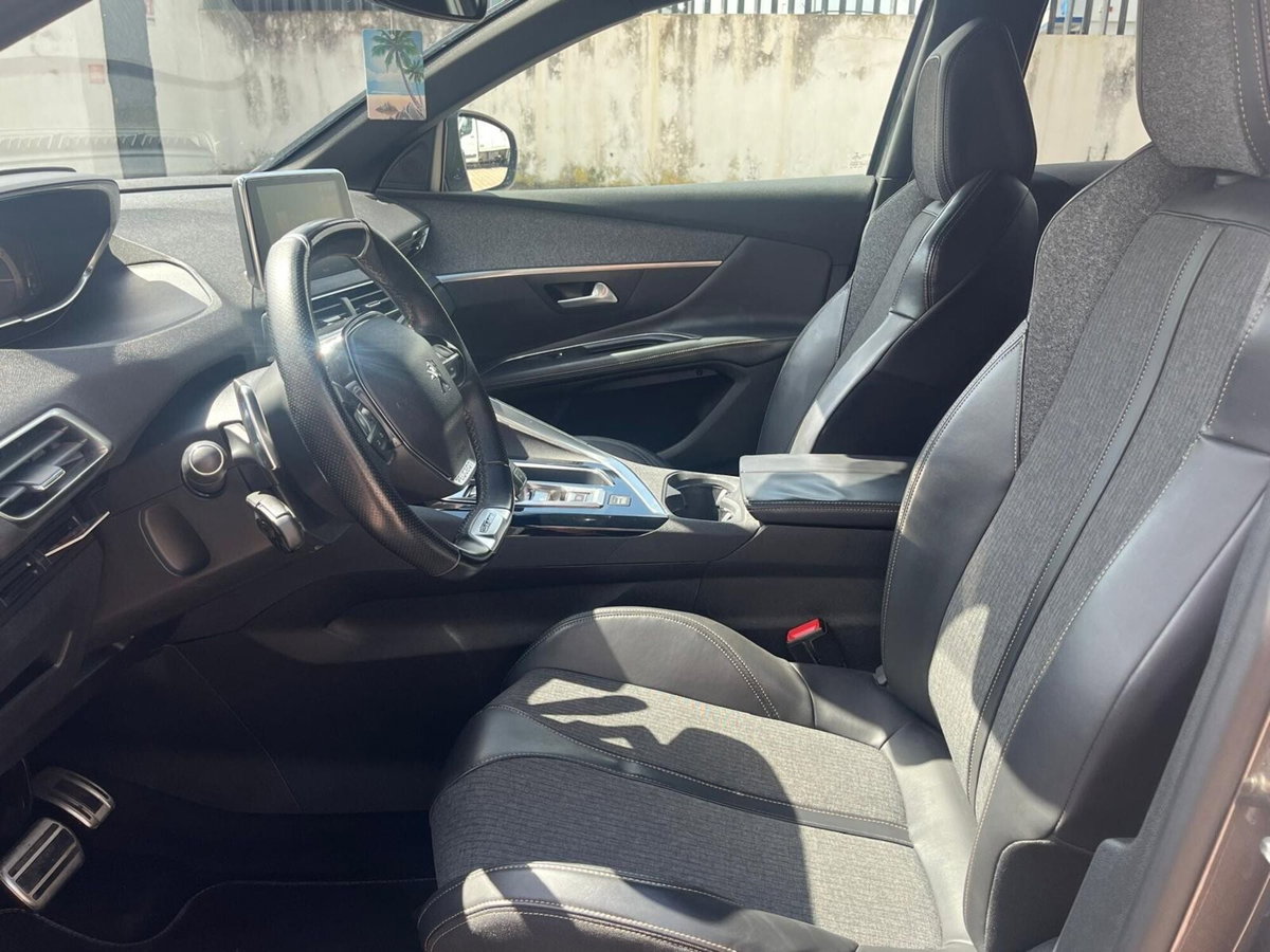 Peugeot 3008 BlueHDi 130 S&S EAT8 GT Line (11)