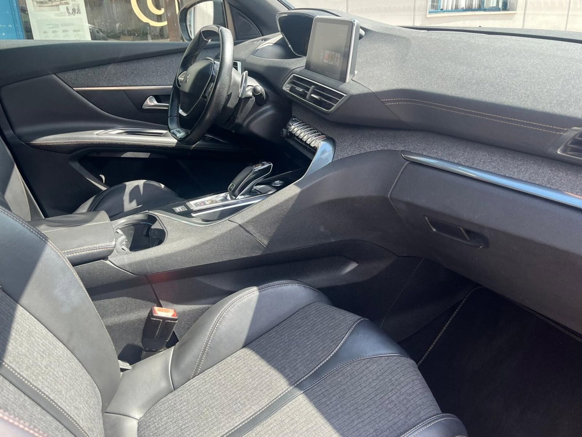 Peugeot 3008 BlueHDi 130 S&S EAT8 GT Line (12)