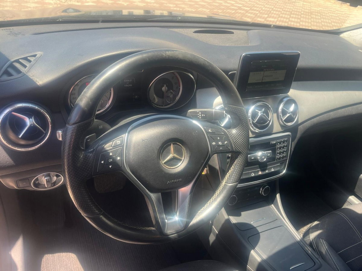 Mercedes-Benz CLA 200 CDI Executive (8)