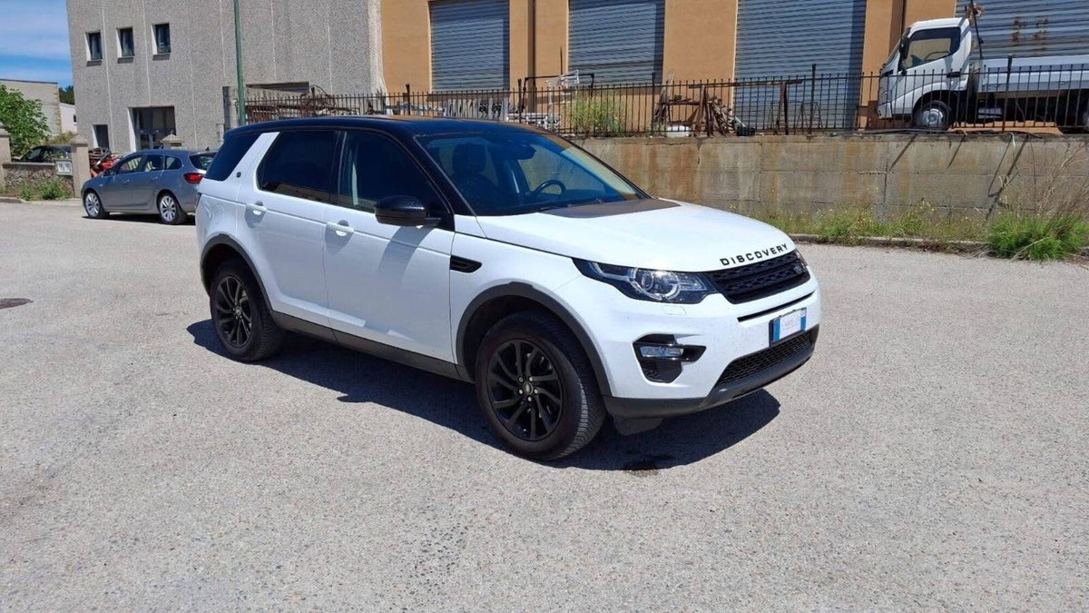Land Rover Discovery Sport 2.0 TD4 150 CV Pure (3)