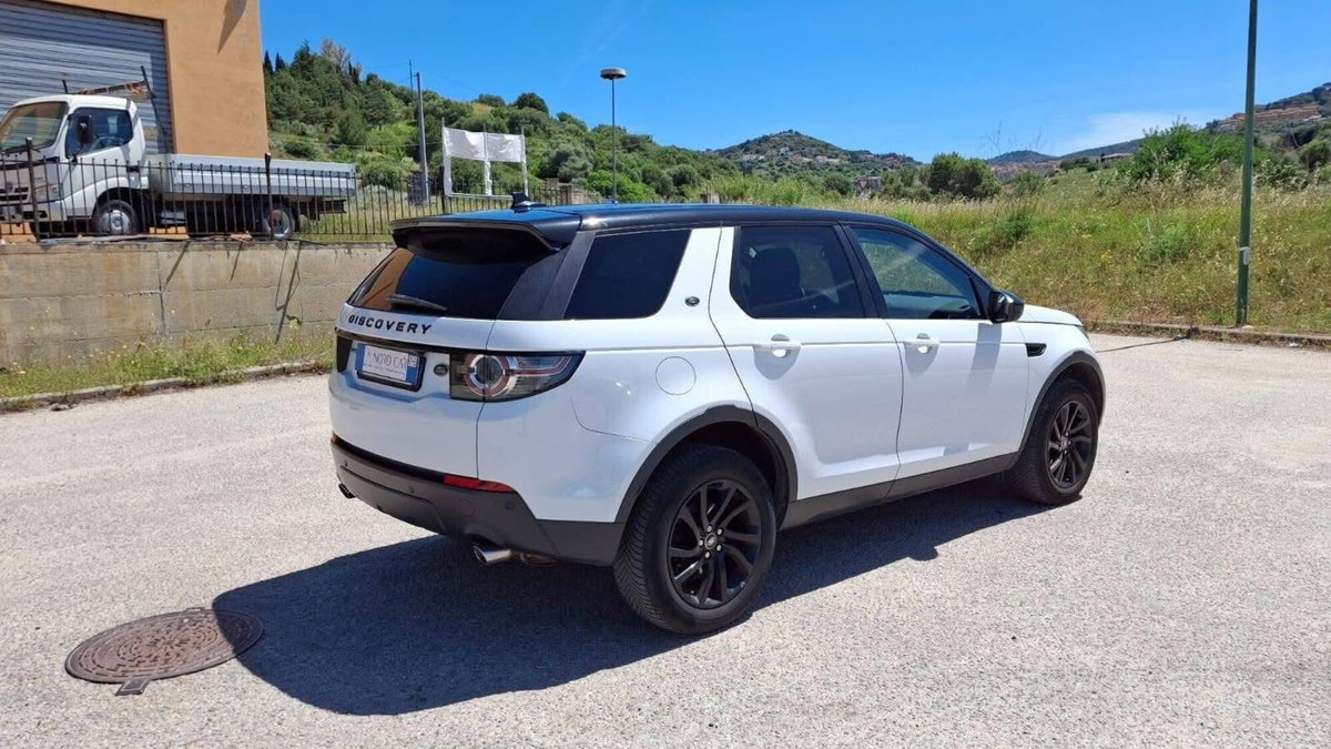 Land Rover Discovery Sport 2.0 TD4 150 CV Pure (4)