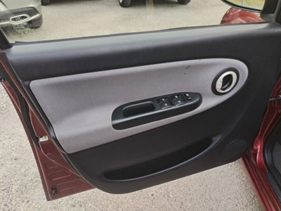 Daihatsu Trevis 1.0 (11)