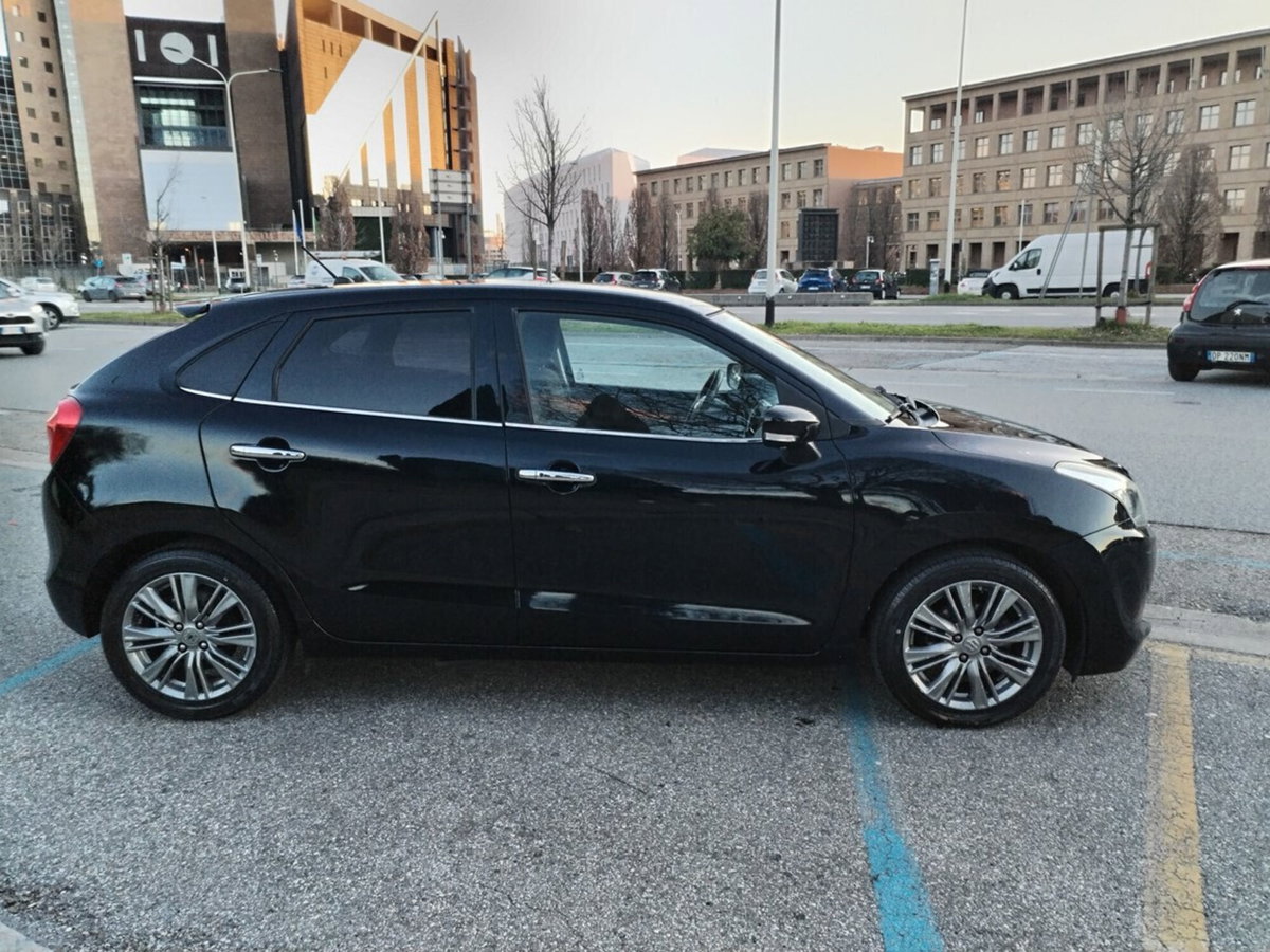 Suzuki Baleno 1.2 Hybrid B-Top (6)