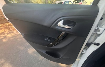 Citroen C3 1.4 HDi 70 Exclusive (11)