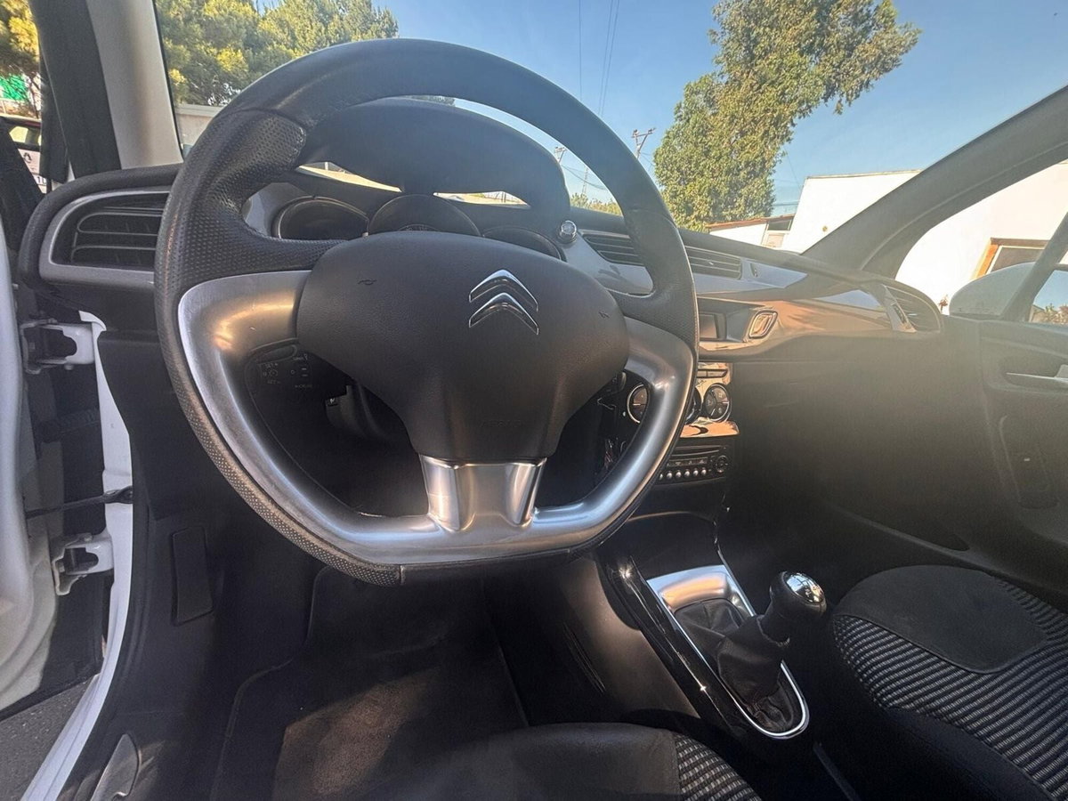 Citroen C3 1.4 HDi 70CV Exclusive (13)
