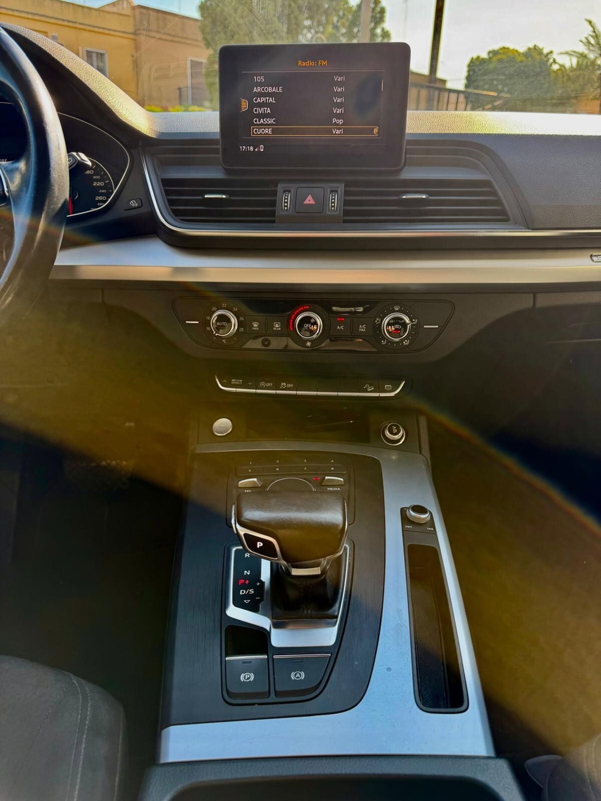 Audi Q5 40 TDI quattro S tronic Business (10)