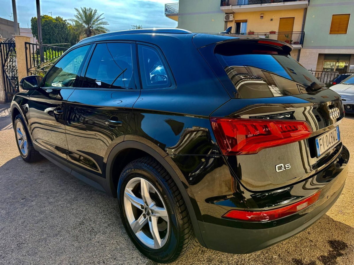 Audi Q5 40 TDI quattro S tronic Business (4)