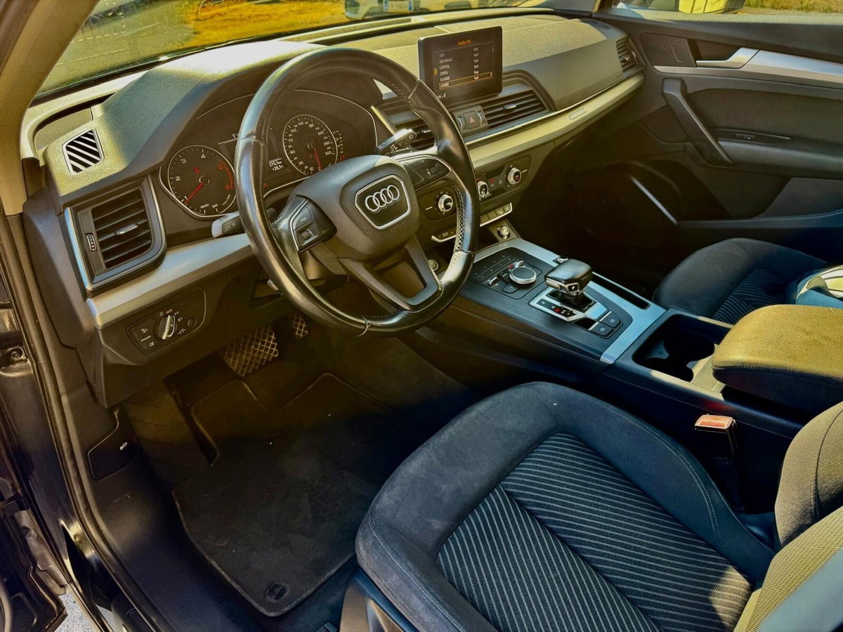 Audi Q5 40 TDI quattro S tronic Business (7)