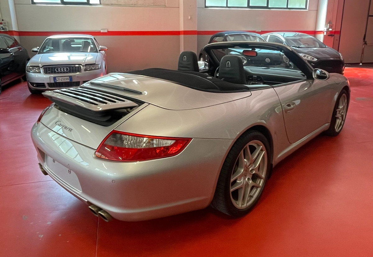 Porsche 911 Cabrio Carrera 4 (3)