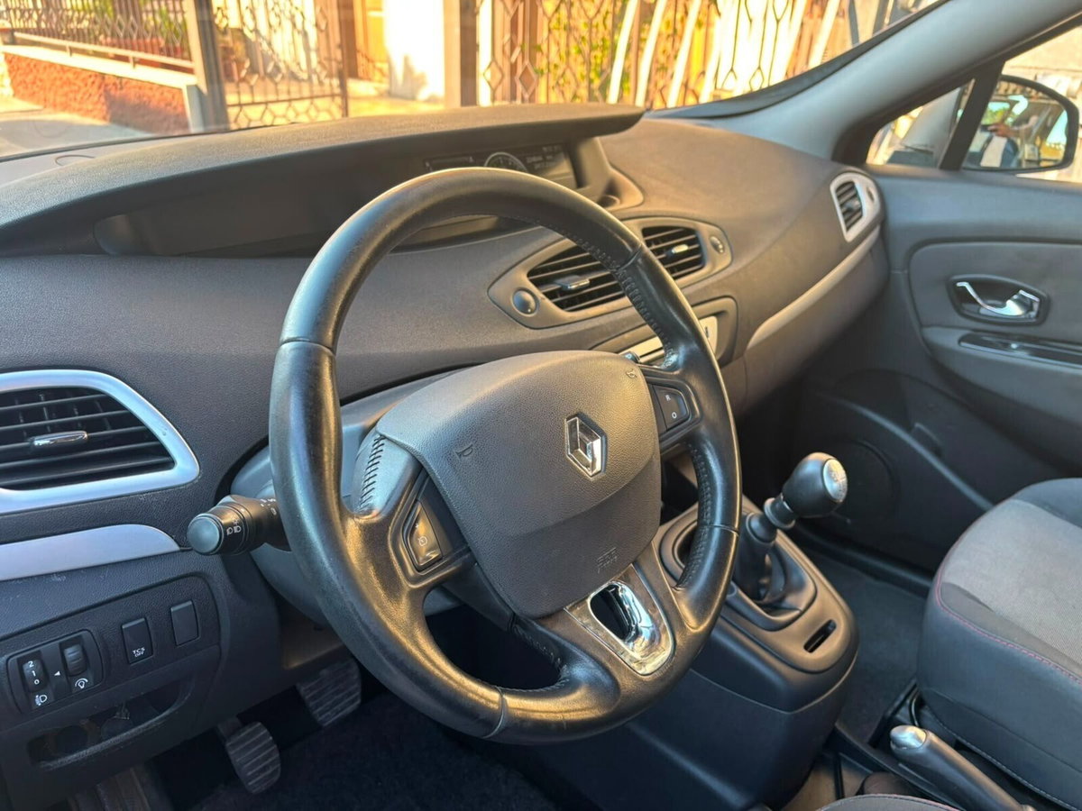 Renault Scenic E-Tech Electric XMod 1.5 dCi 110CV Wave (7)