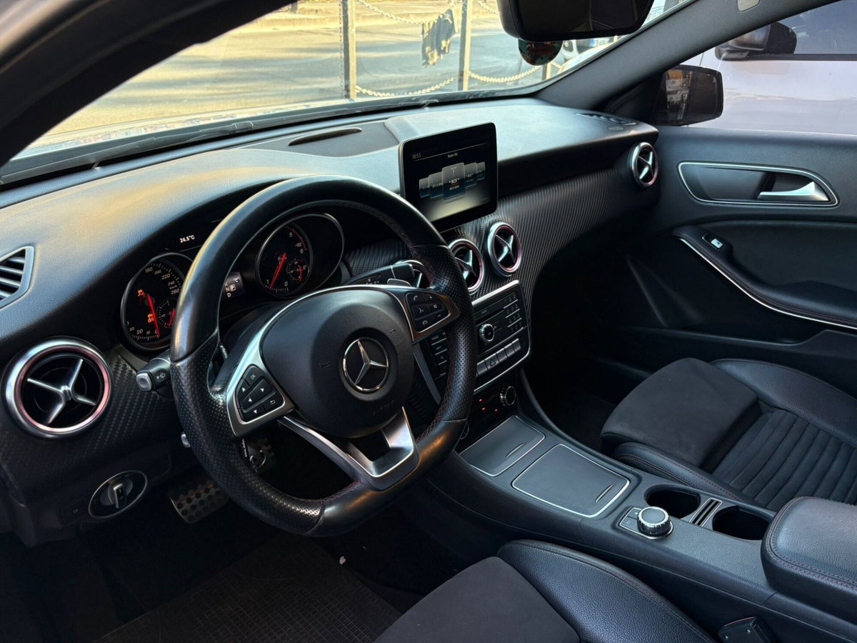 Mercedes-Benz Classe A 180 d Automatic Premium (6)