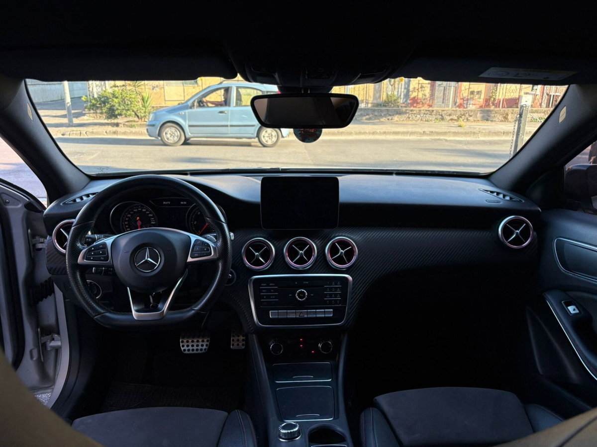 Mercedes-Benz Classe A 180 d Automatic Premium (8)