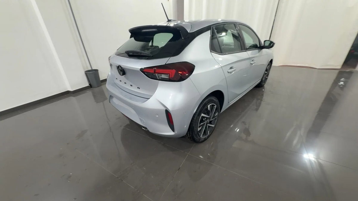 Opel Corsa 1.2 100 CV GS Line (4)