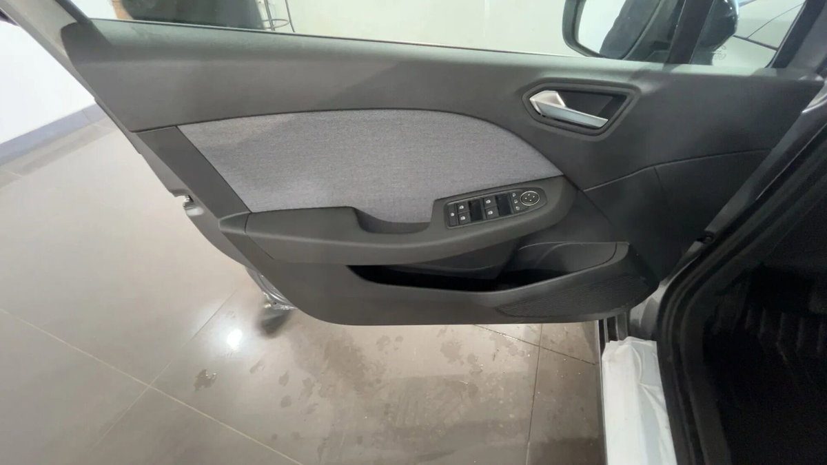 Renault Clio TCe 100 CV GPL 5 porte Techno (7)