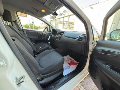 Fiat Punto 1.2 8V 5 porte Street (10)
