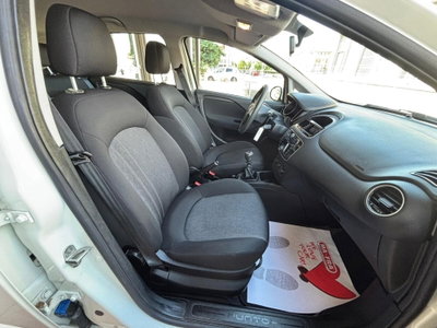Fiat Punto 1.2 8V 5 porte Street (16)