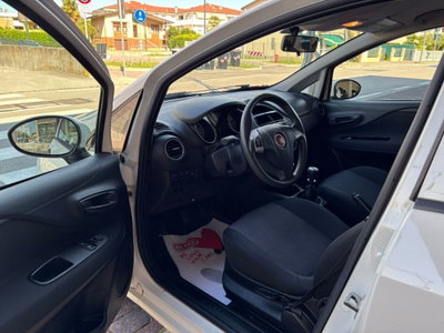 Fiat Punto 1.2 8V 5 porte Street (9)
