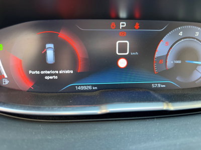 Peugeot 5008 BlueHDi 130 S&S EAT8 GT Line (12)