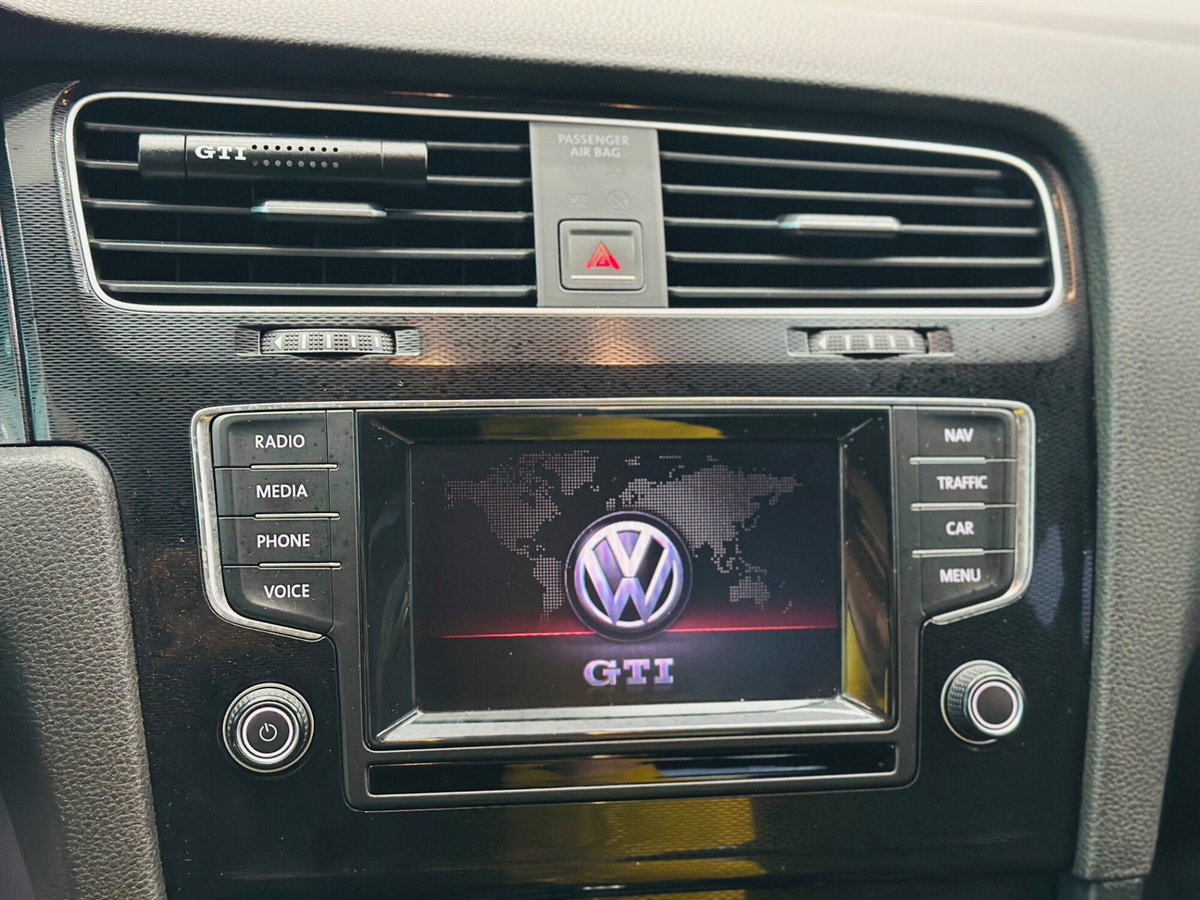 Volkswagen Golf GTI Performance 2.0 TSI DSG 5p. BlueMotion Technology (12)