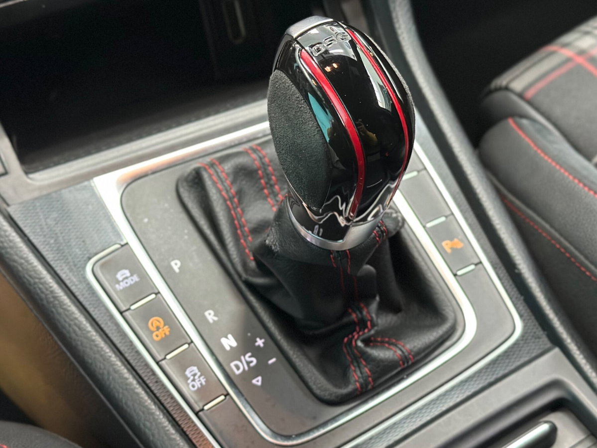Volkswagen Golf GTI Performance 2.0 TSI DSG 5p. BlueMotion Technology (18)