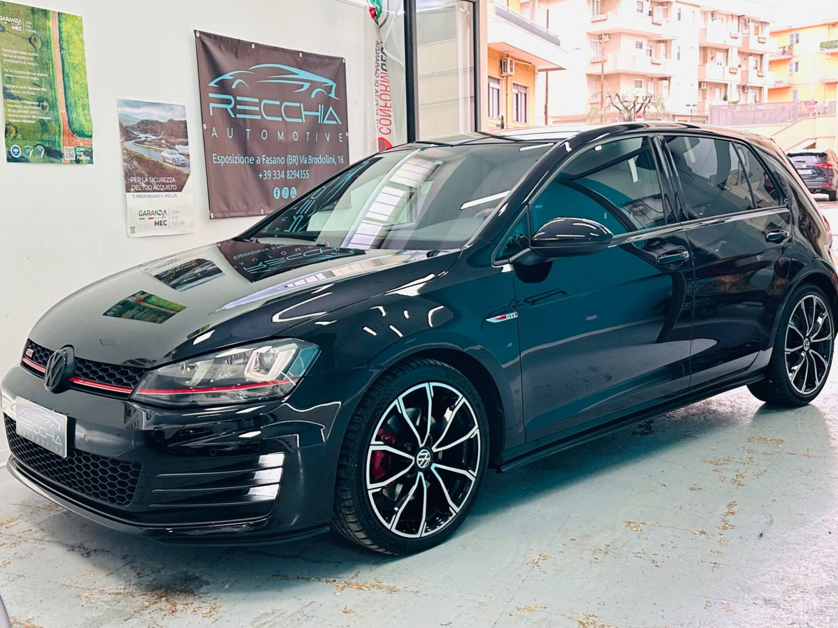 Volkswagen Golf GTI Performance 2.0 TSI DSG 5p. BlueMotion Technology (2)