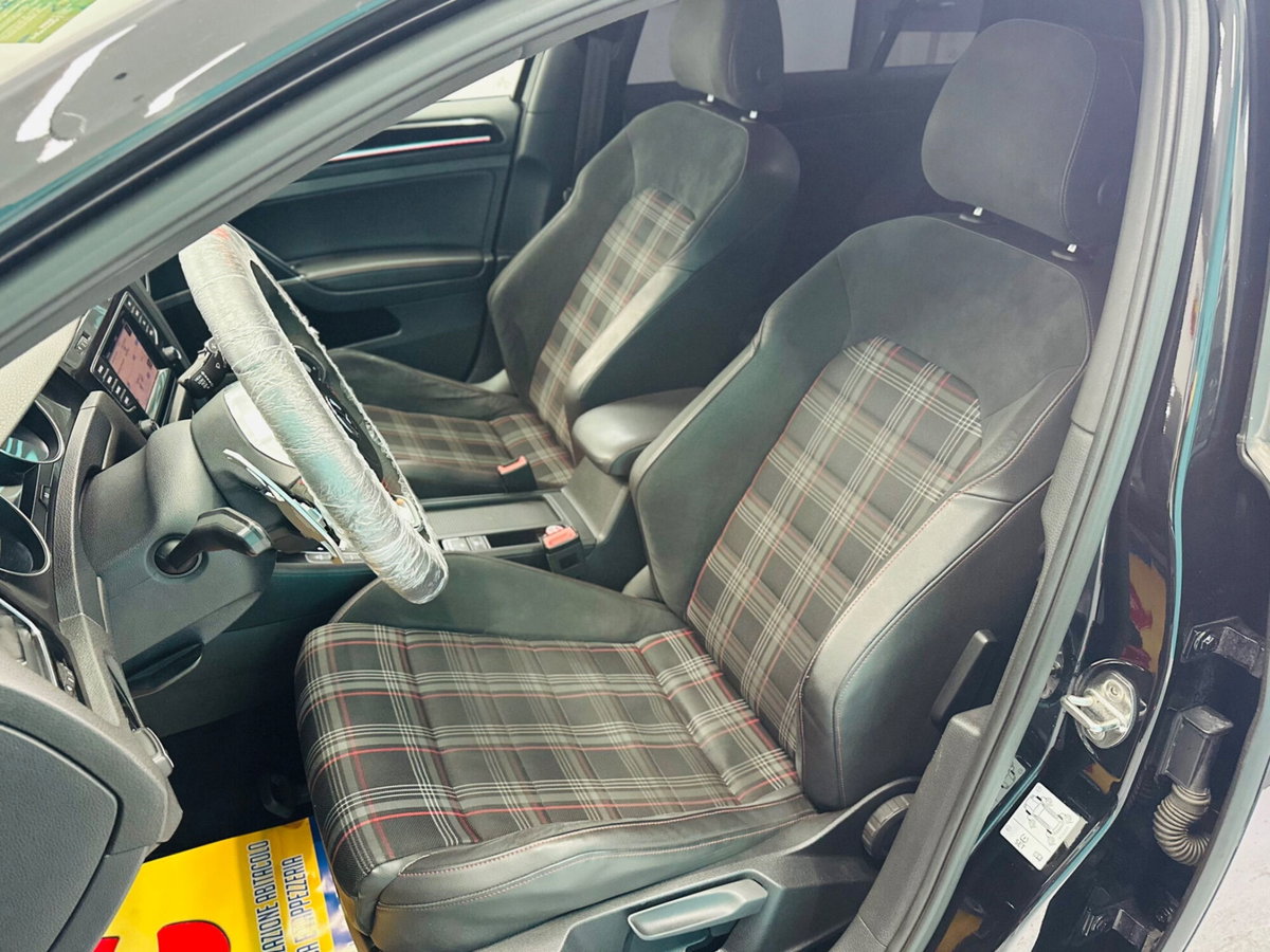 Volkswagen Golf GTI Performance 2.0 TSI DSG 5p. BlueMotion Technology (20)